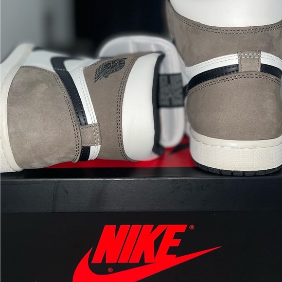 Air Jordan 1 “Mocha”